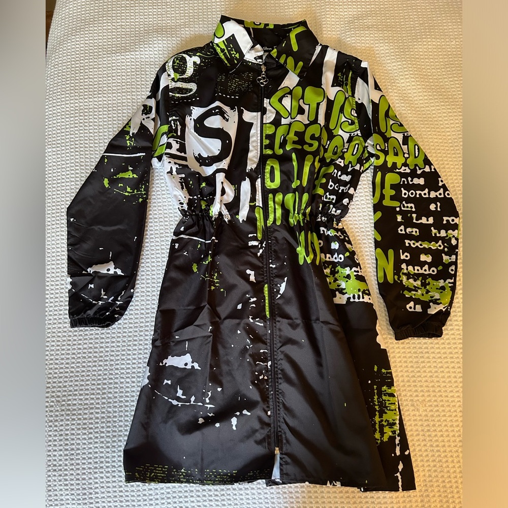 Suu Sever size m/l (US size 4/6) nylon zip jacket black/white/neon green